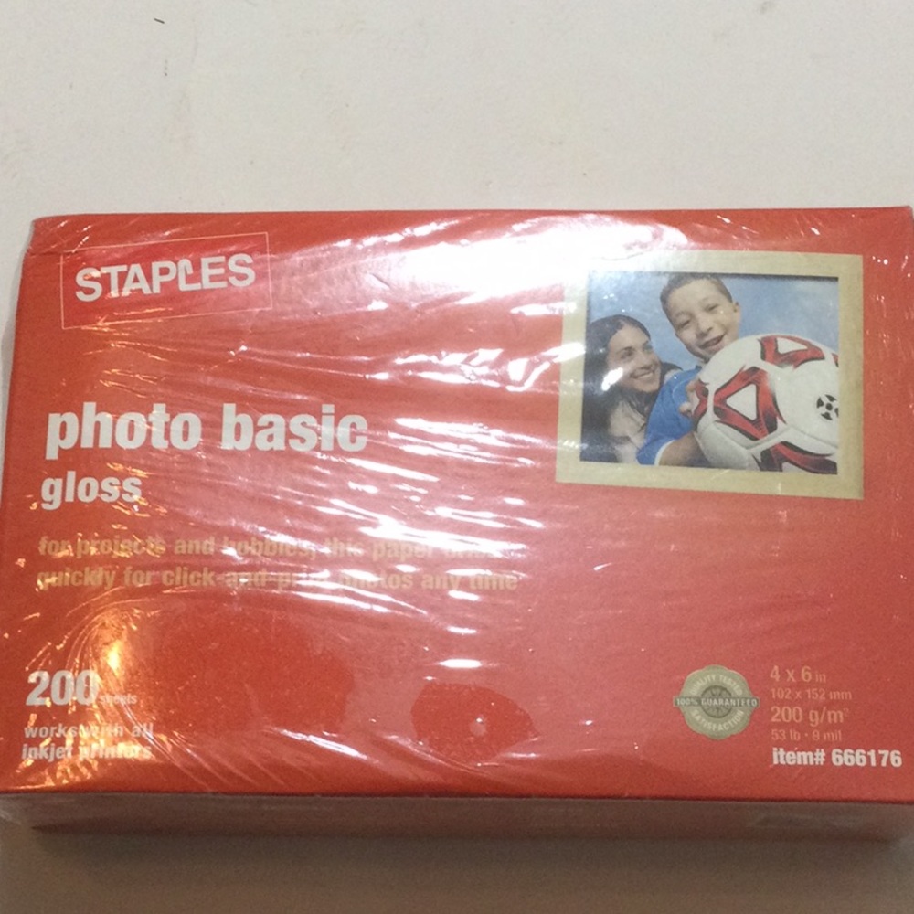NIB Staples Photo Basic Gloss  200 Sheets AllI Inkjet Printers